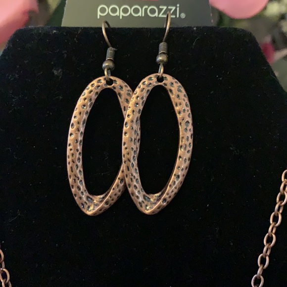 Paparazzi Necklace and Earrings Set - Picture 3 of 3